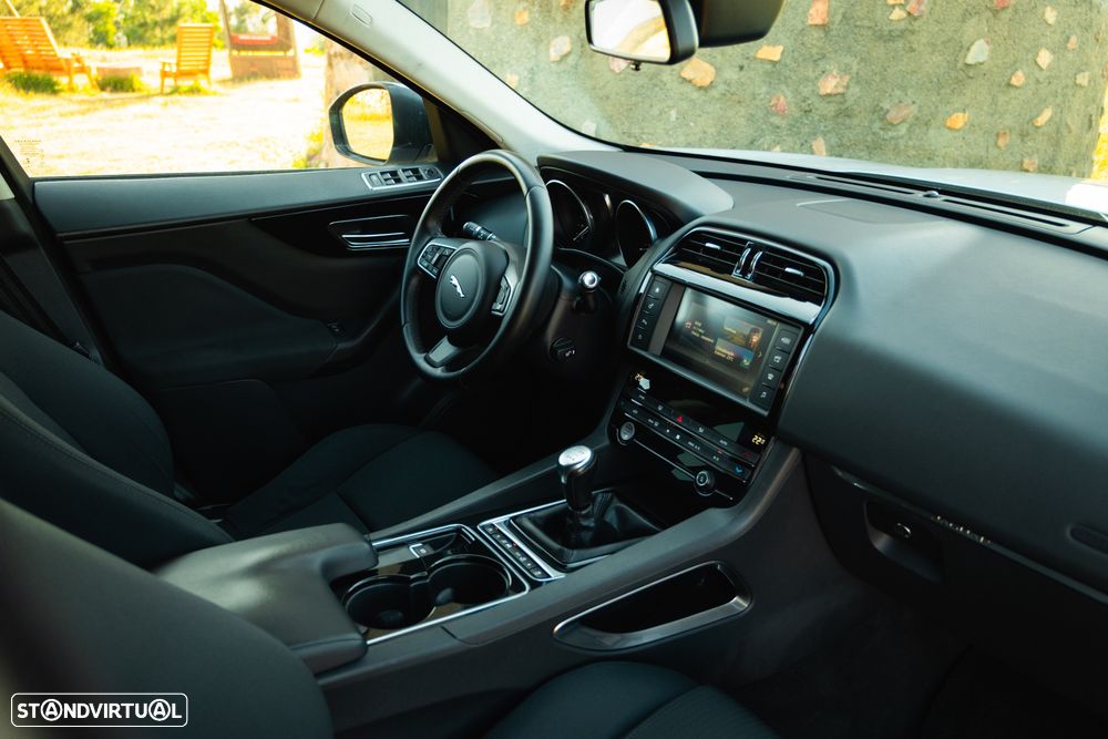 Jaguar F-Pace 2.0 i4D Pure - 50