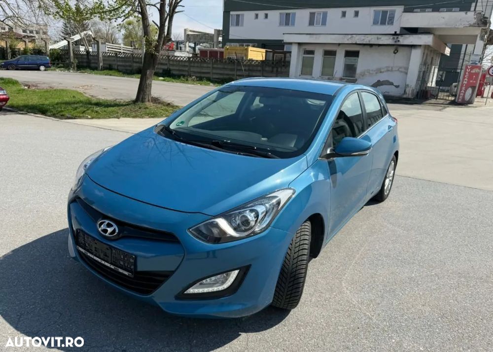 Hyundai i30 1.6 CRDI Automatik Style - 3