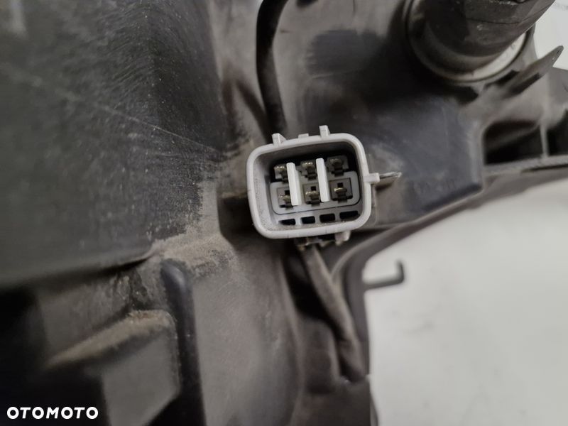 toyota avensis t27 lift t29 lampa lewy przód lewa przednia reflektor uk - 11