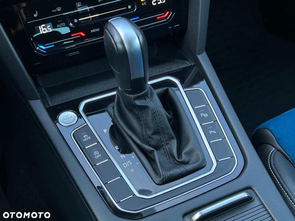 Volkswagen Passat Variant 2.0 TDI EVO Elegance DSG - 25