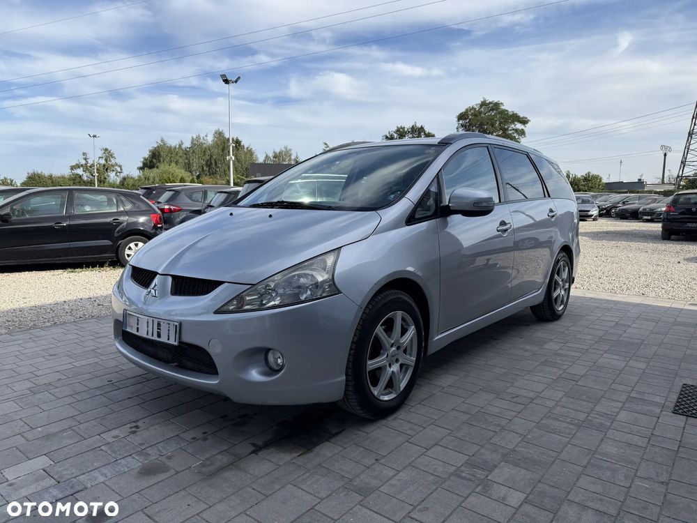 Mitsubishi Grandis 2.4 Inform - 9