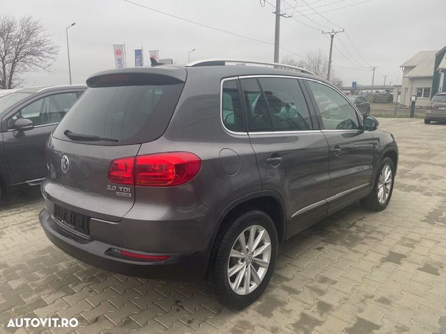 Volkswagen Tiguan 2.0 TDI DPF 4Motion BlueMotion Technology Trend & Fun - 12