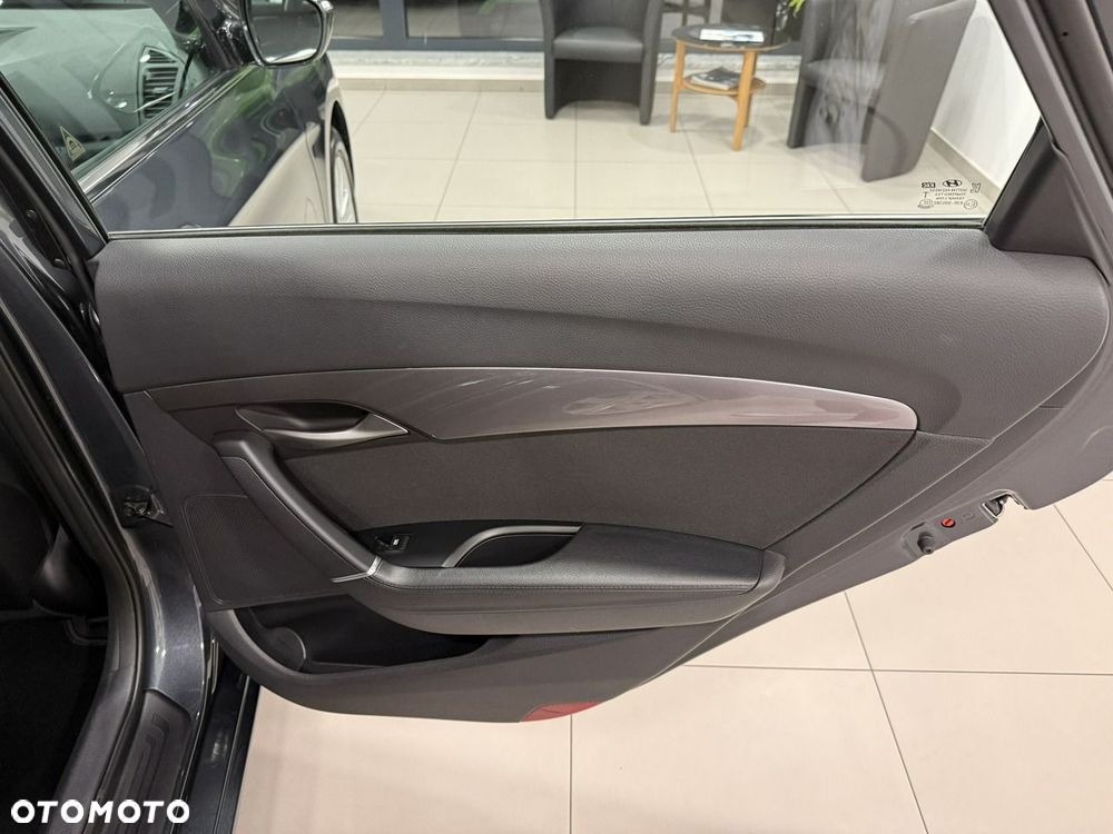 Hyundai i40 Kombi blue 1.6 Family+ - 19
