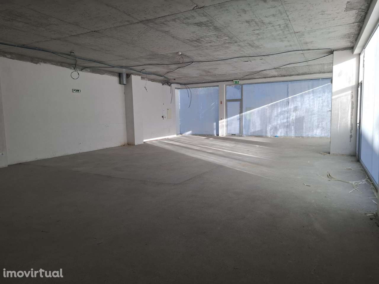 Conjunto de 3 lojas Azurem Guimarães - Grande imagem: 5/8