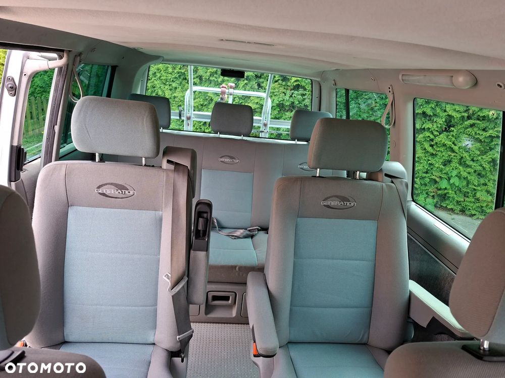 Volkswagen Multivan - 11