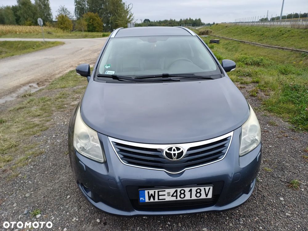 Toyota Avensis - 2