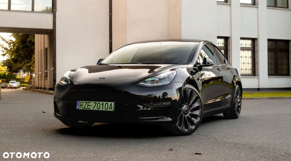 Tesla Model 3 - 1