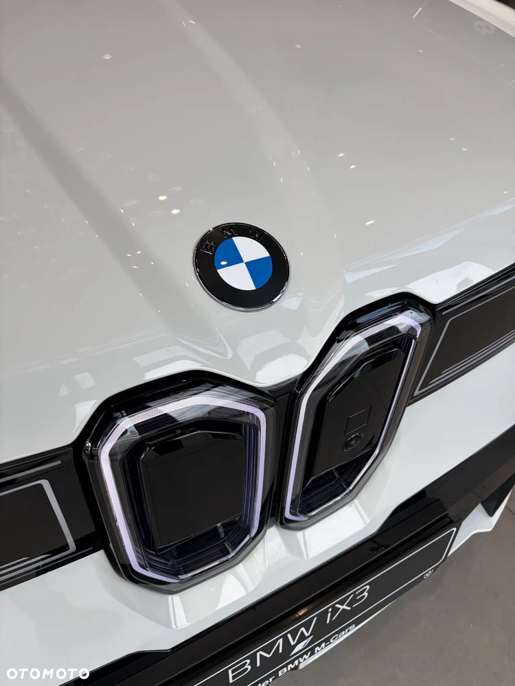 BMW iX3 - 9