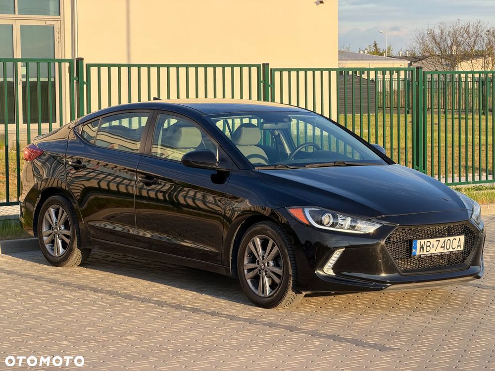 Hyundai Elantra - 3