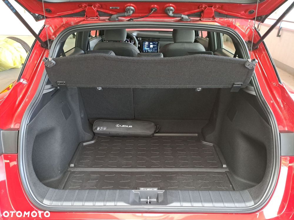Lexus LBX 1.5 Hybrid - 14