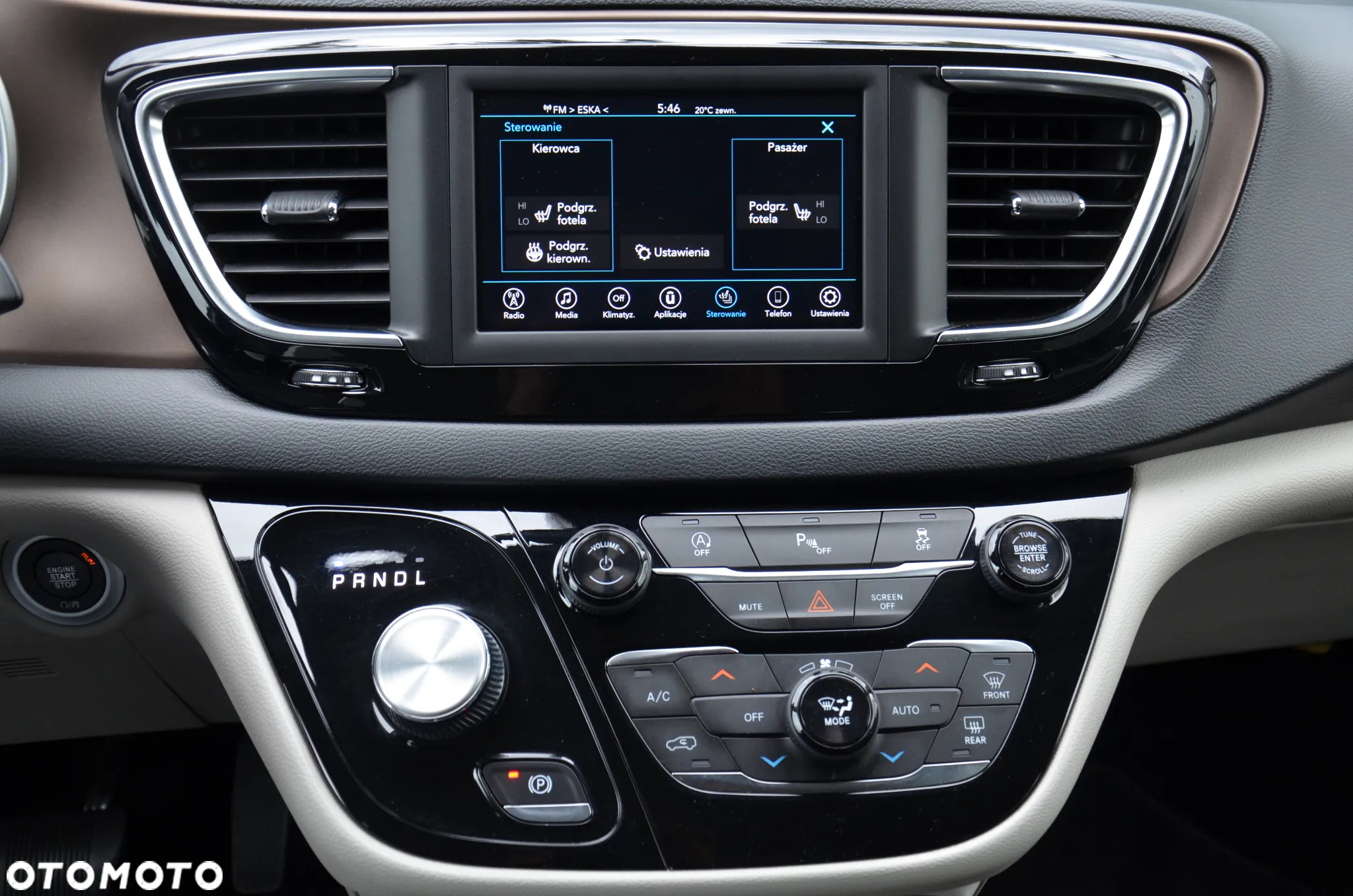 Chrysler Pacifica - 26