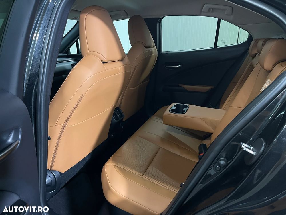 Lexus UX 250h (E-FOUR) Luxury Line - 11