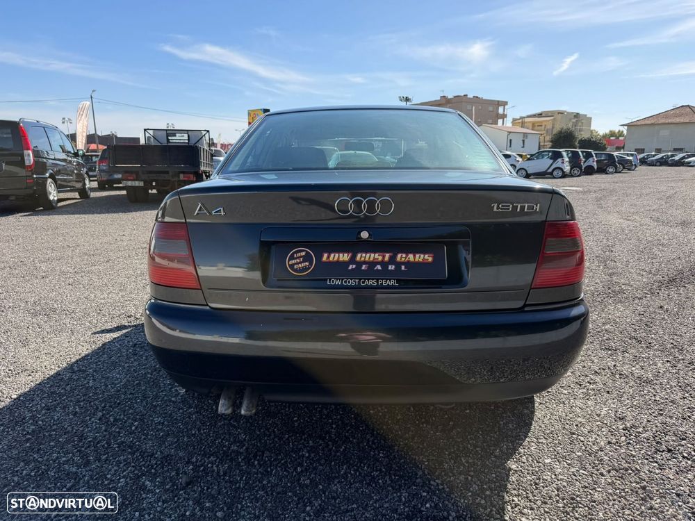 Audi A4 1.9 TDI Confort - 23