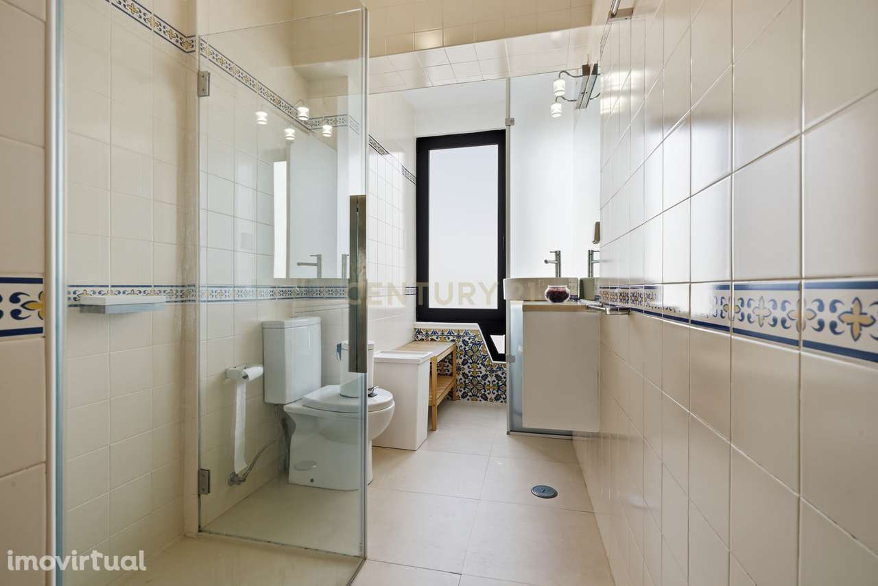 T2 Exclusivo em Cascais, com 3 lugares de Estacionamento e vista mar - Grande imagem: 4/27