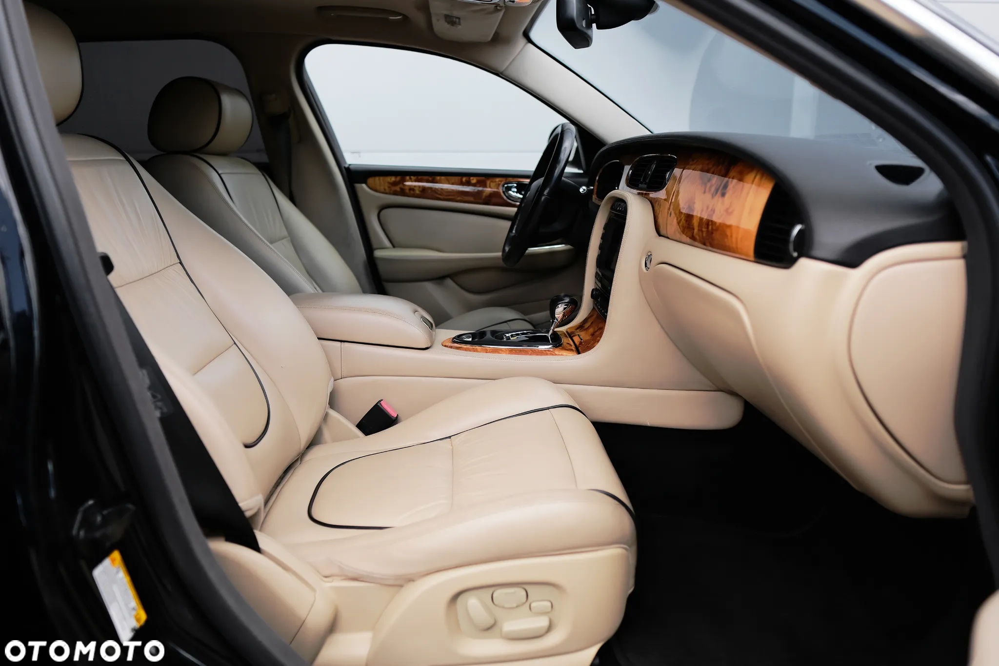 Jaguar XJ XJ8 4.2 LWB High - 23