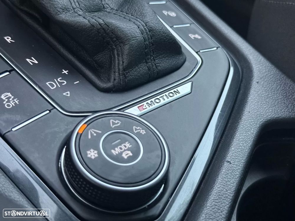 VW Tiguan 2.0 TDI Highline DSG 4Motion - 25