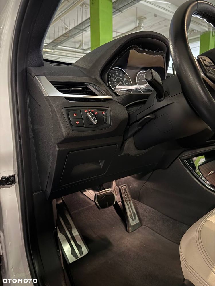 BMW X1 xDrive25i xLine - 17