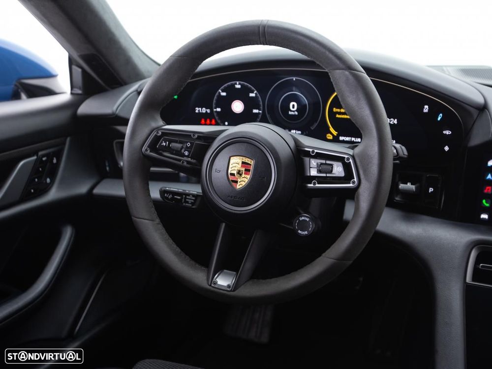 Porsche Taycan Turbo S - 28