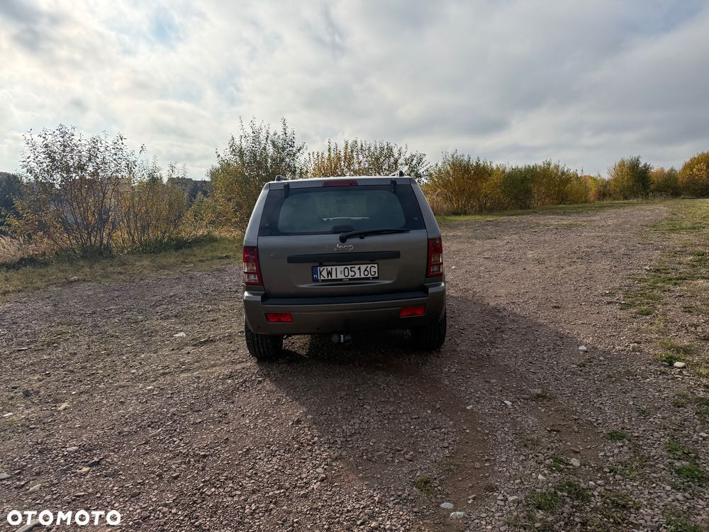 Jeep Grand Cherokee - 18