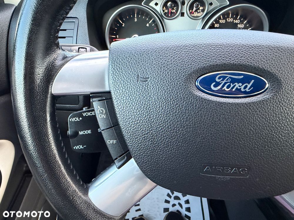 Ford Kuga 2.0 TDCi 4x4 Individual - 25