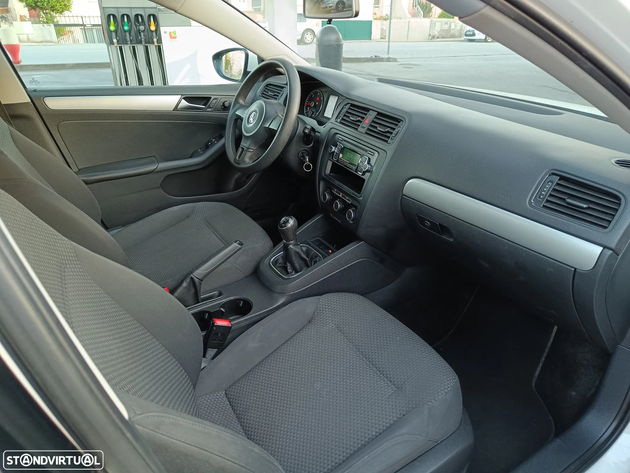 VW Jetta 1.6 TDi Confortline BM - 7