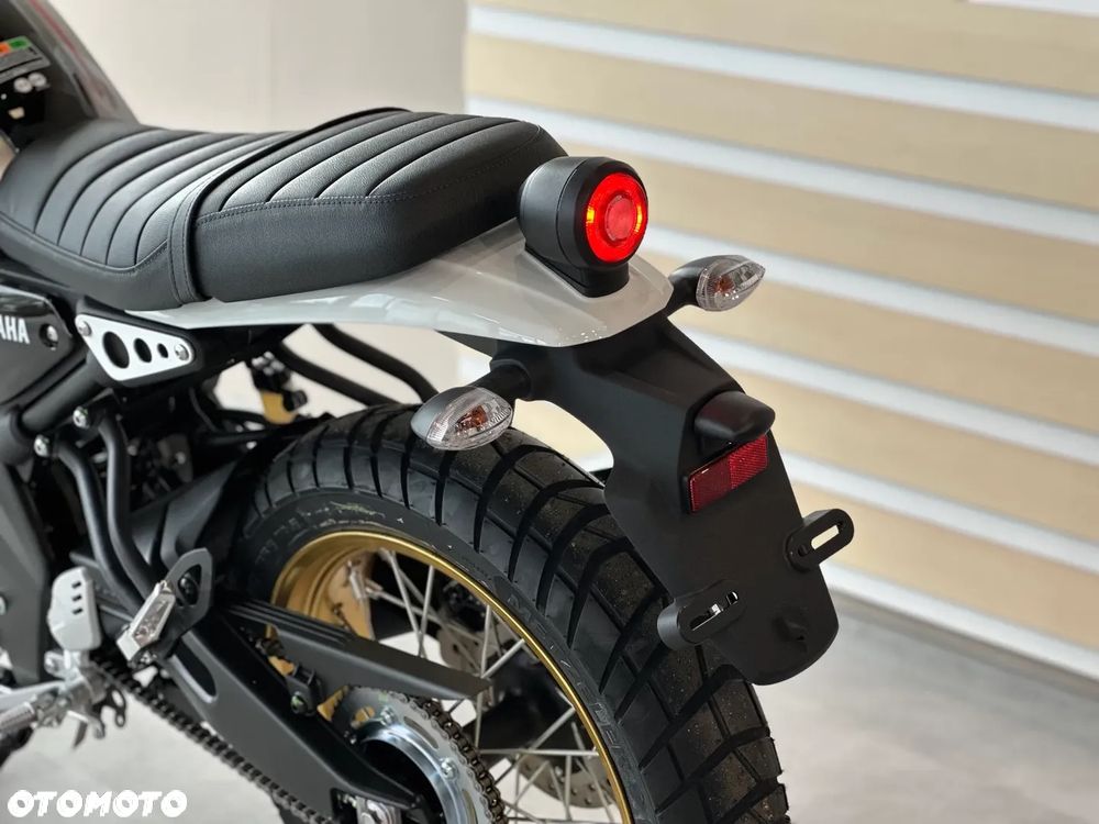 Yamaha XSR - 6