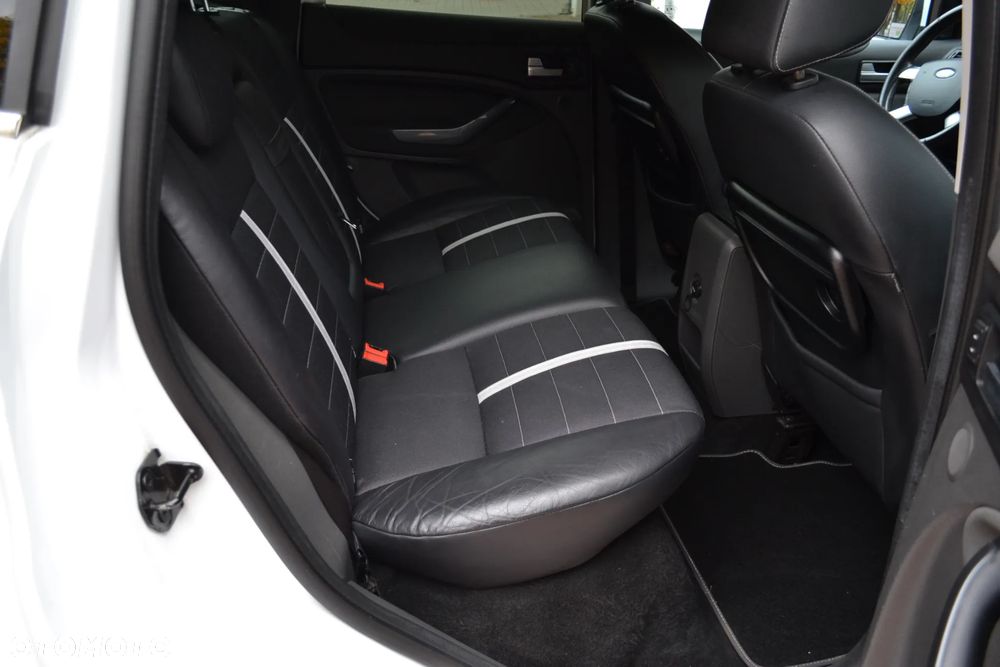 Ford Kuga - 22