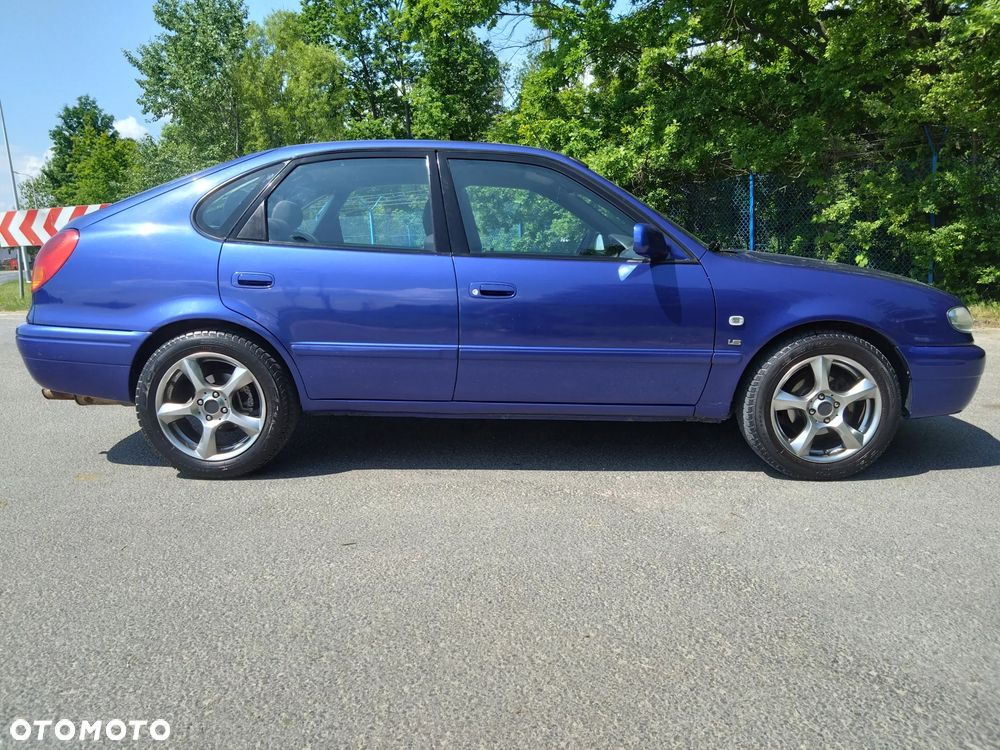 Toyota Corolla - 3