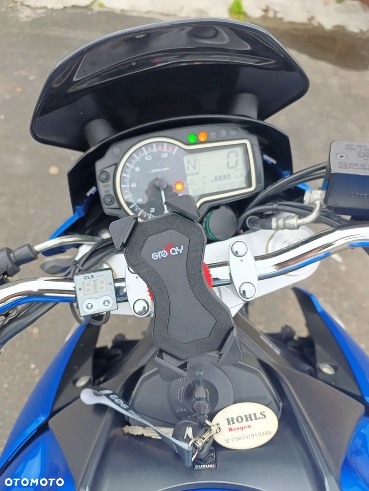 Suzuki GSR - 5