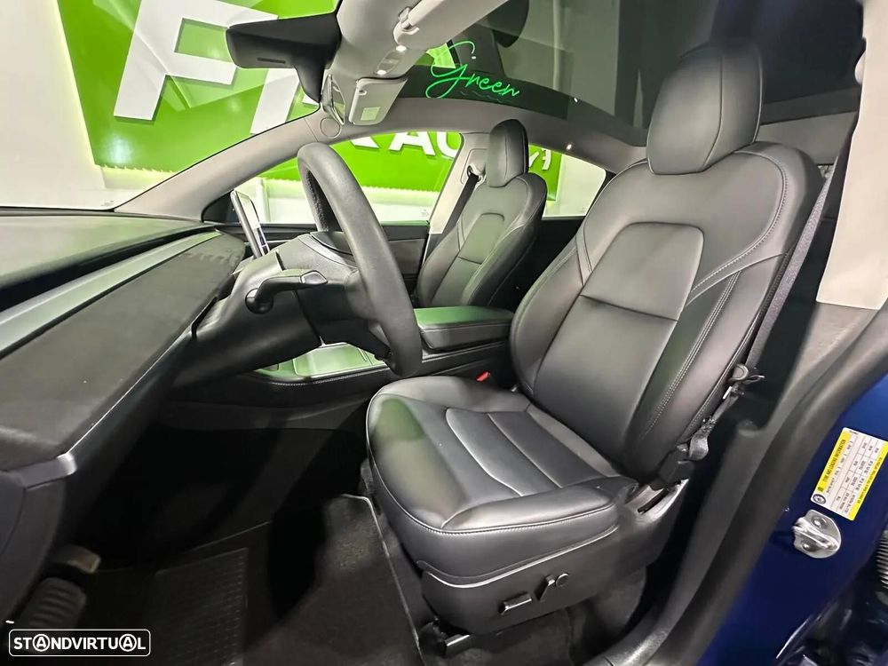 Tesla Model Y Long Range Dual Motor AWD - 27