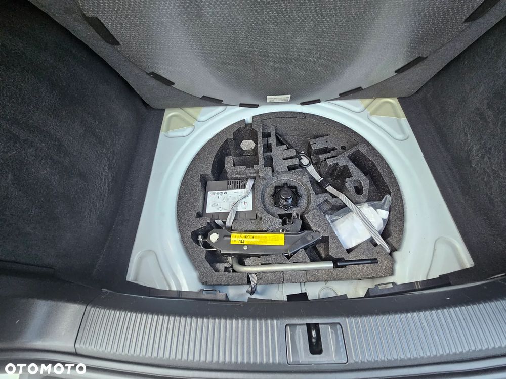 Audi A3 3-drzwiowe 1.6 Attraction - 23