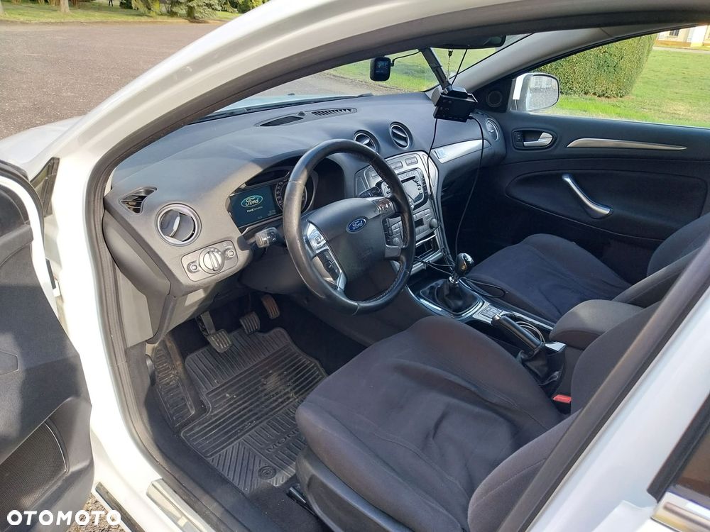 Ford Mondeo 2.0 TDCi Ambiente - 6