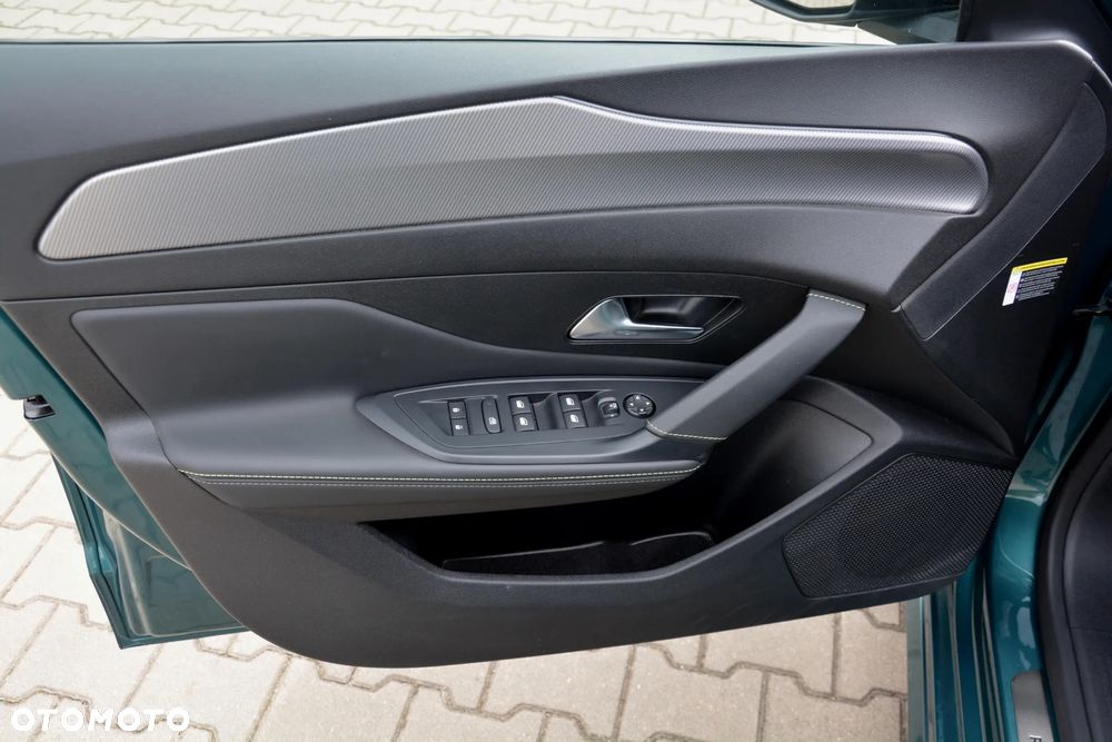 Peugeot 308 180 e-EAT8 GT - 20