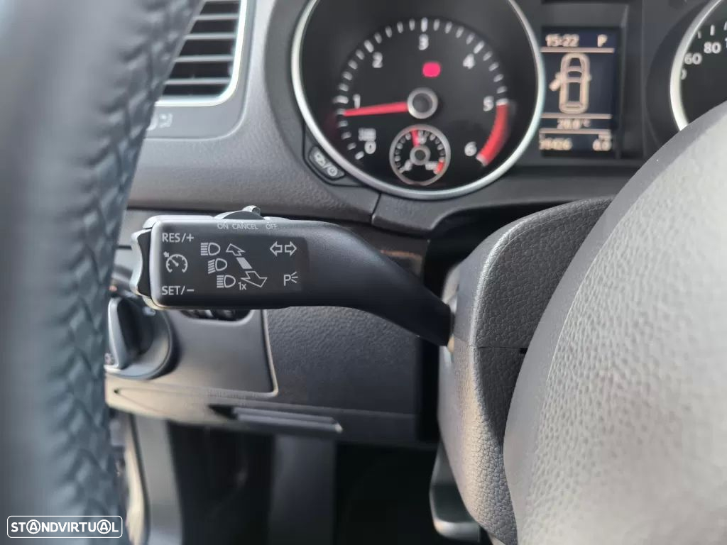 VW Golf 1.6 TDi Confortline DSG - 49