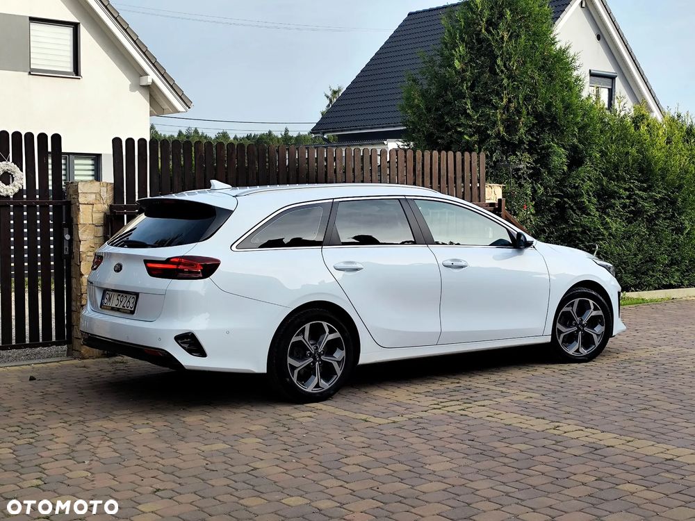 Kia Ceed 1.6 CRDi (48V Mild-Hybrid) Platinum - 2