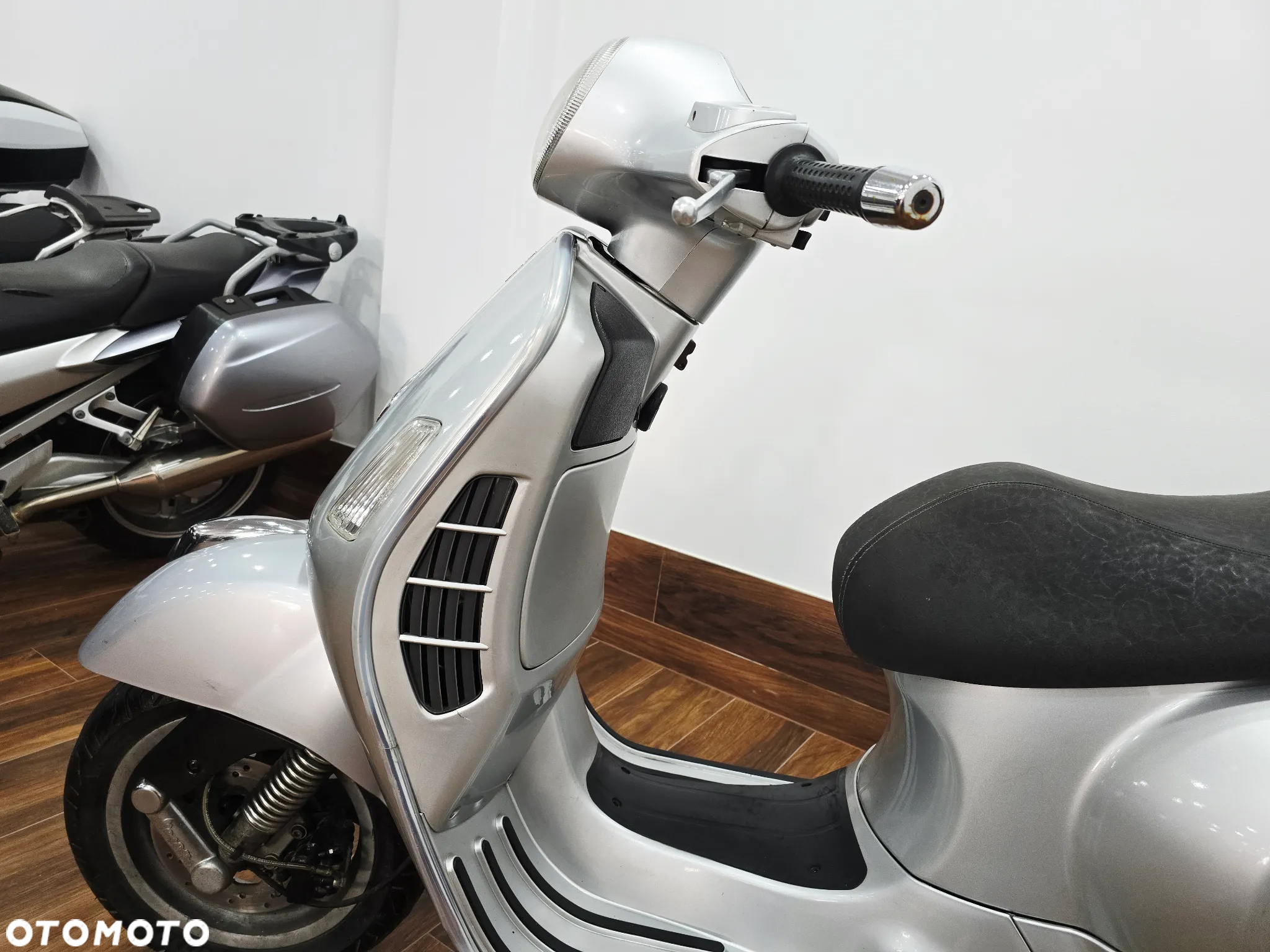Piaggio Vespa - 21