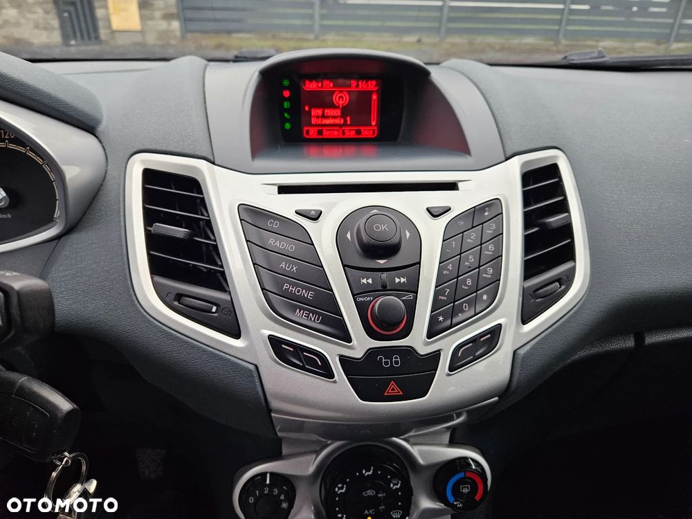 Ford Fiesta 1.4 Champions Edition - 20