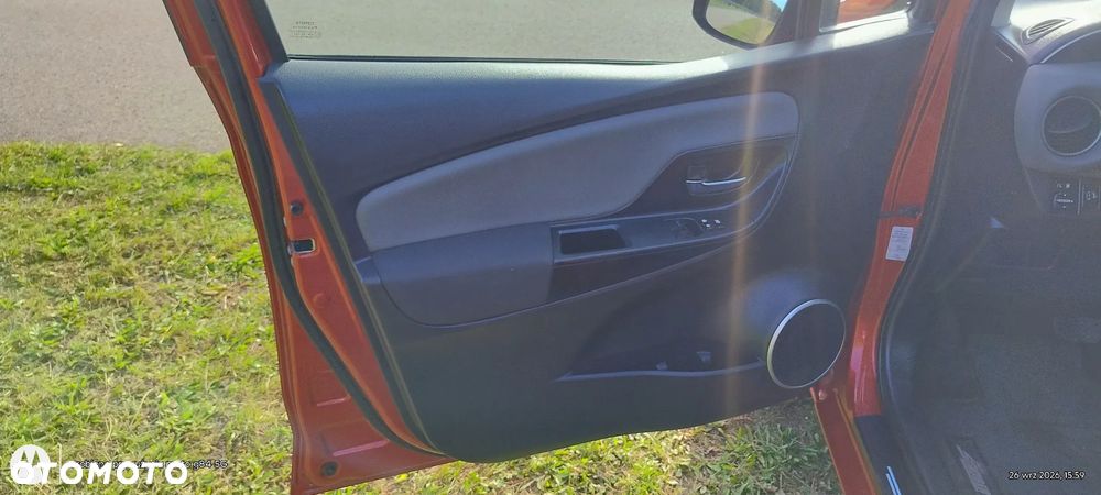 Toyota Yaris Hybrid 100 Premium - 24