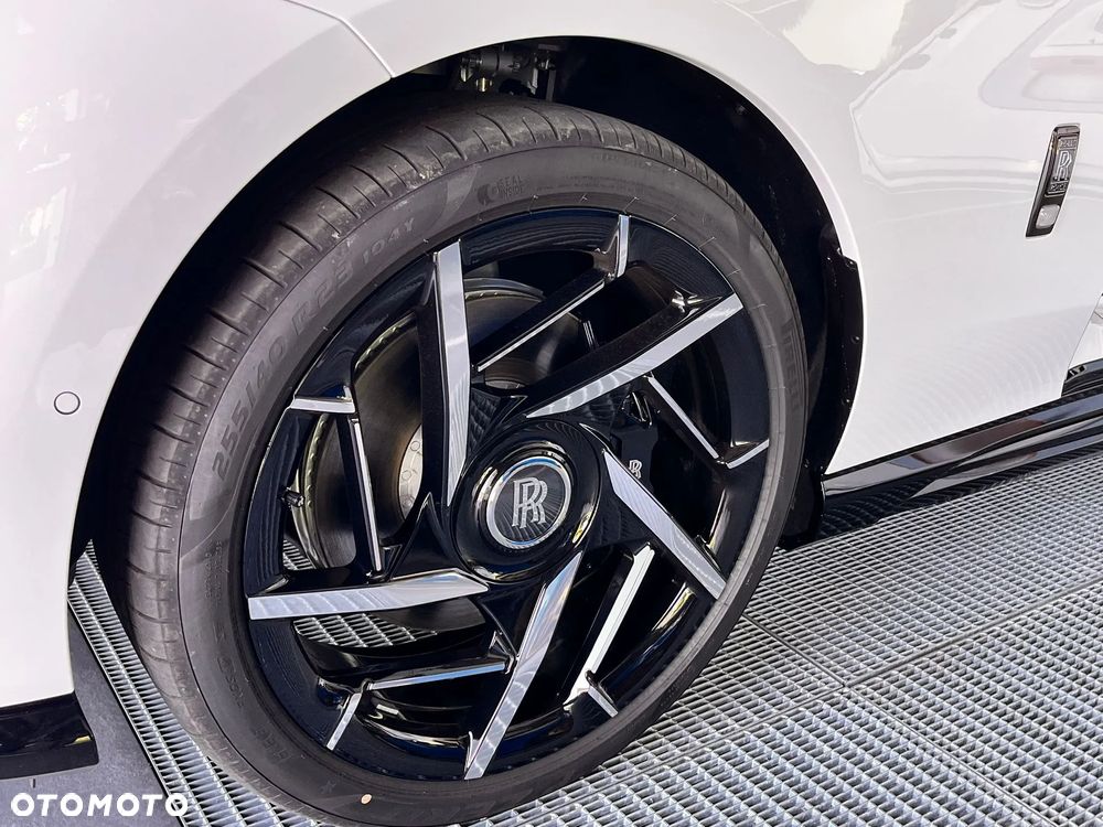 Rolls-Royce Spectre - 6