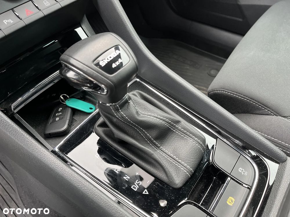 Skoda Karoq 2.0 TSI 4x4 Sportline DSG - 16