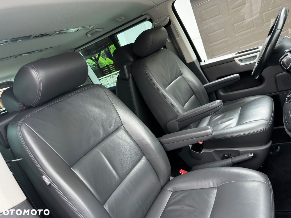 Volkswagen Multivan - 20