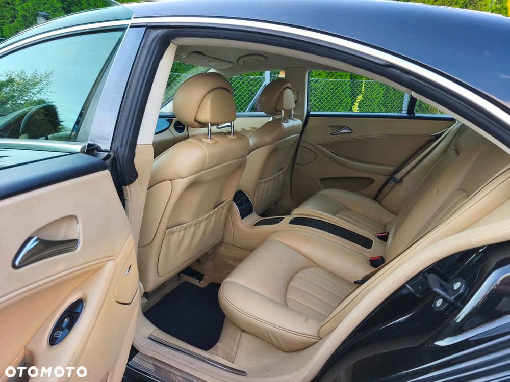 Mercedes-Benz CLS 500 - 21