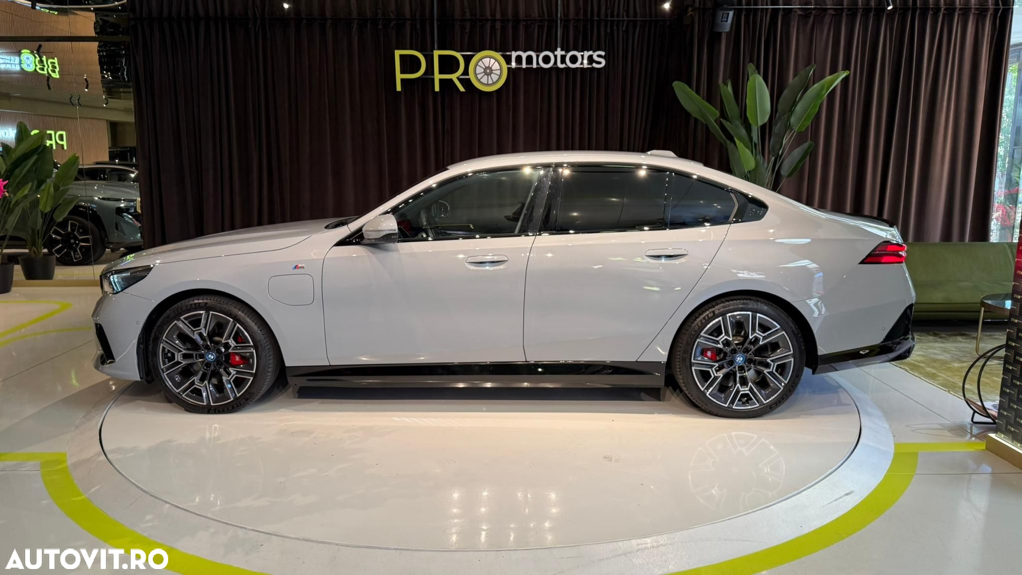 BMW Seria 5 550e xDrive Aut. - 7