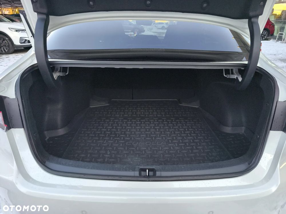 Toyota Corolla 1.8 Hybrid Executive - 16