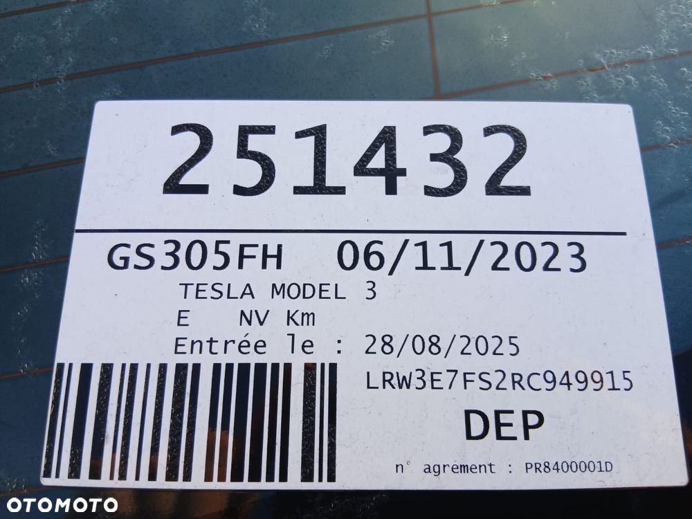 Tesla Model 3 RWD - 24