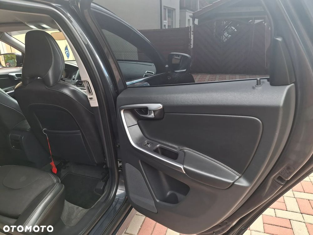 Volvo XC 60 D3 Drive-E Momentum - 8