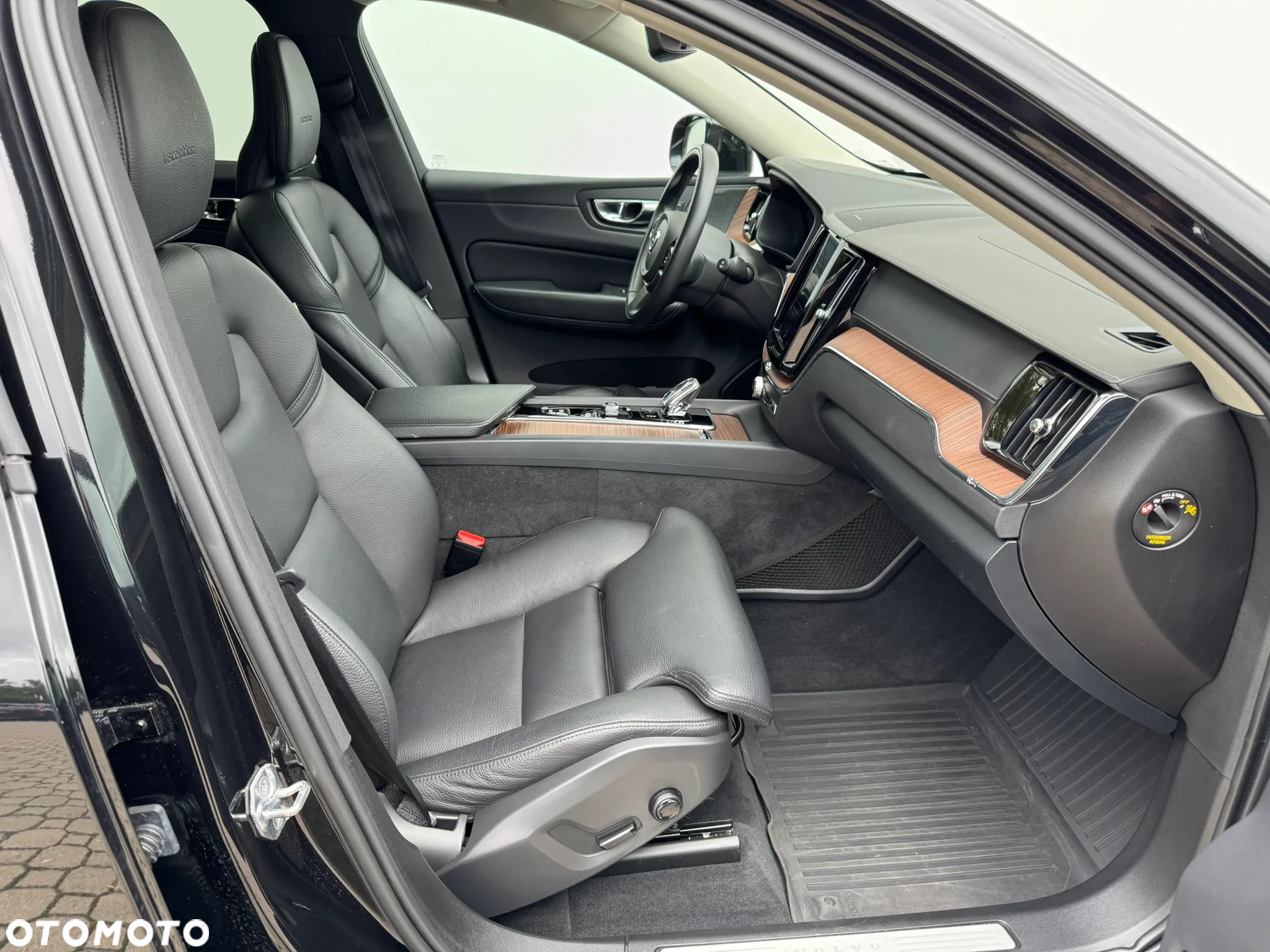 Volvo XC 60 T8 AWD Plug-In Hybrid Inscription - 8