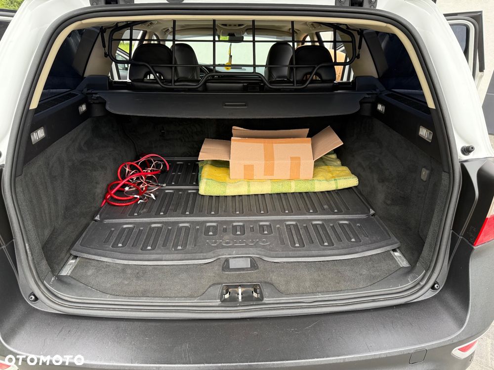 Volvo XC 70 D5 AWD Momentum - 17