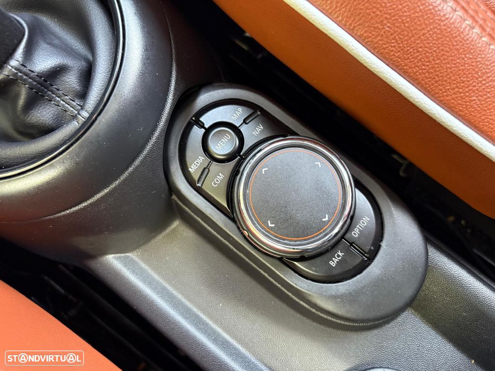 MINI 5 Portas Cooper D Aut. - 34