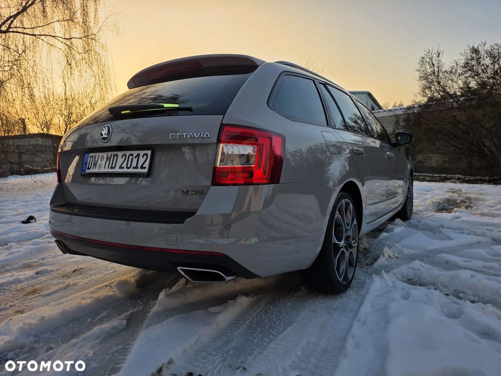 Skoda Octavia 2.0 TDI DSG RS - 5